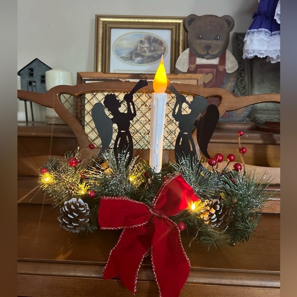 ❤️ Christmas Flickering CandleAngel Holly Berries WinterPinecone Centerpiece